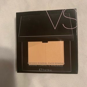 Victoria’s Secret Pressed Mineral Powder Medium 30